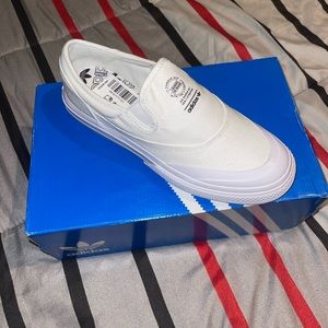 Adidas Rizza shoes white. Brand new men’s size 8